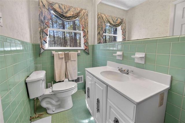 881 Rockbridge Road, Lilburn, GA 30047