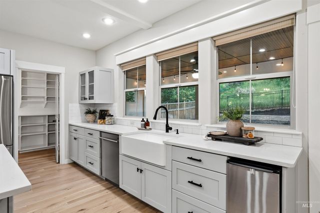 13231 N Dechambeau Way, Boise, ID 83714