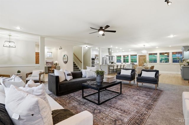 13231 N Dechambeau Way, Boise, ID 83714