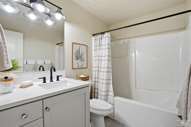 13231 N Dechambeau Way, Boise, ID 83714