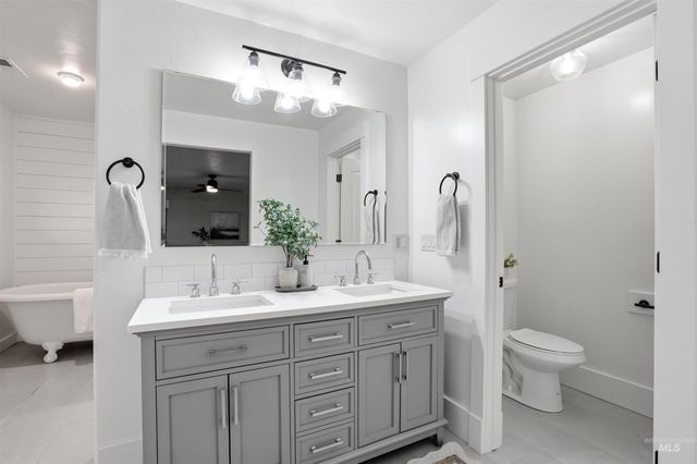 13231 N Dechambeau Way, Boise, ID 83714
