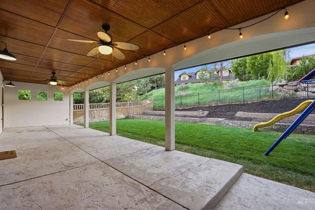 13231 N Dechambeau Way, Boise, ID 83714