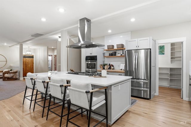 13231 N Dechambeau Way, Boise, ID 83714