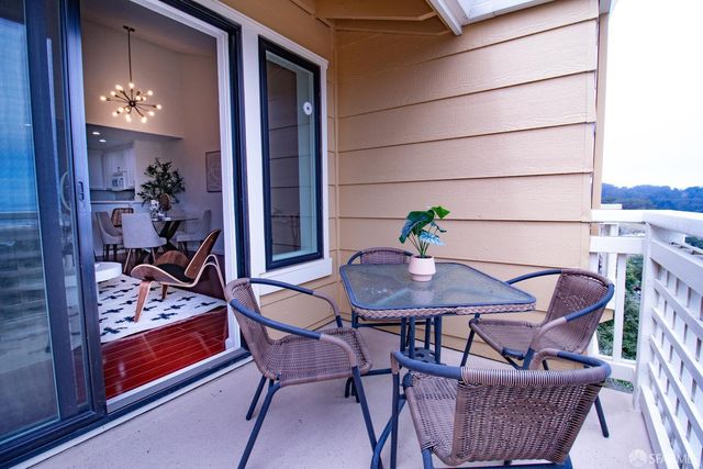 208 Oak Court, Daly City, CA 94014