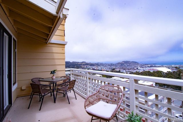 208 Oak Court, Daly City, CA 94014