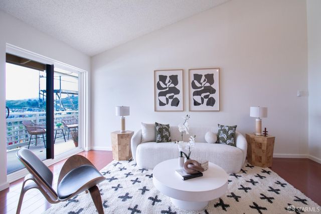208 Oak Court, Daly City, CA 94014