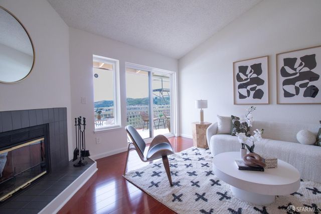 208 Oak Court, Daly City, CA 94014