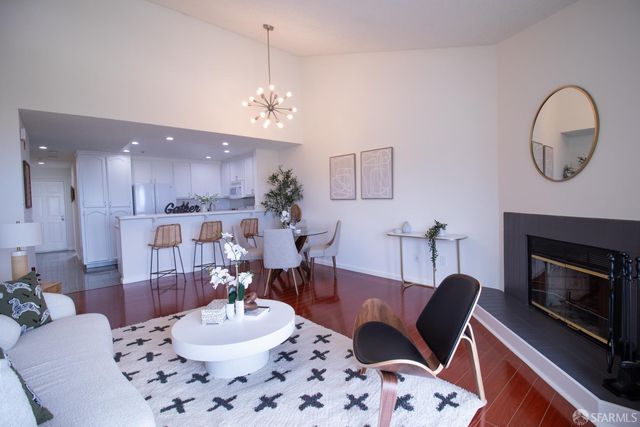 208 Oak Court, Daly City, CA 94014
