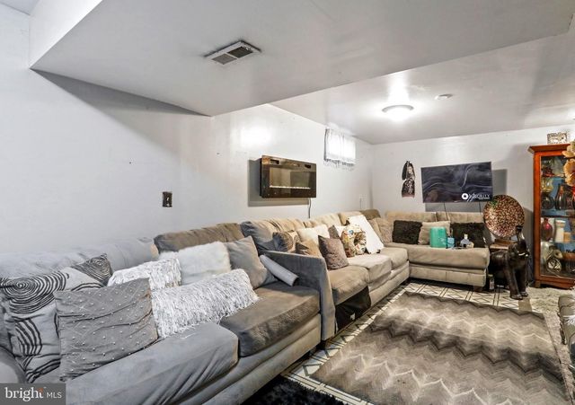 18813 DILLER DR, Hagerstown, MD 21742