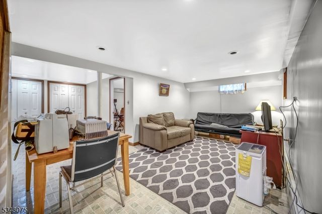 901 Madison Hill Rd, Rahway City, NJ 07065