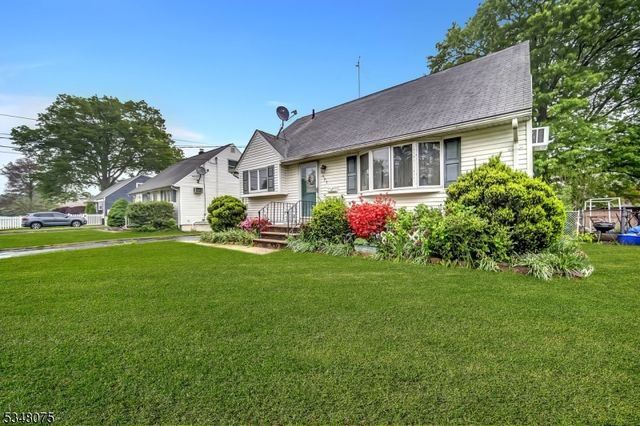 901 Madison Hill Rd, Rahway City, NJ 07065