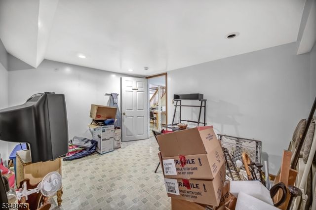 901 Madison Hill Rd, Rahway City, NJ 07065
