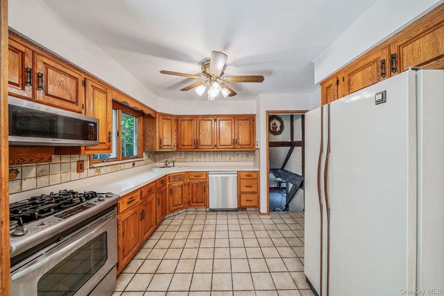34 Gristmill Lane, Halesite, NY 11743