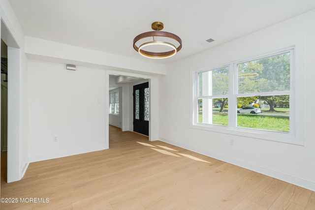 28 Whittier Drive, Manalapan, NJ 07726