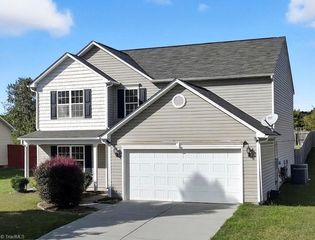 4 Trotters Run, Thomasville, NC 27360