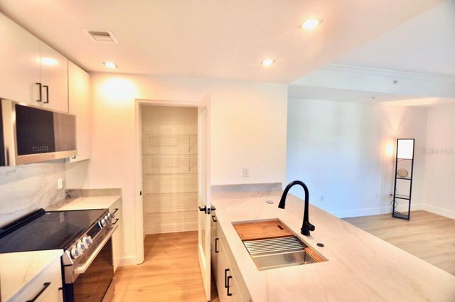 750 N TAMIAMI TRAIL 307, Sarasota, FL 34236