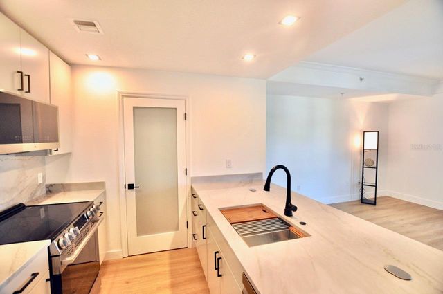 750 N TAMIAMI TRAIL 307, Sarasota, FL 34236