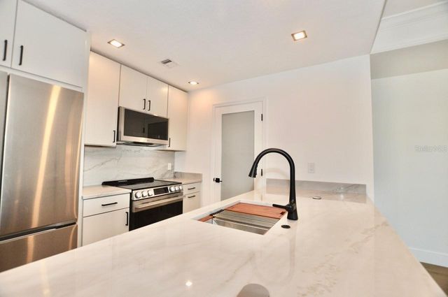 750 N TAMIAMI TRAIL 307, Sarasota, FL 34236