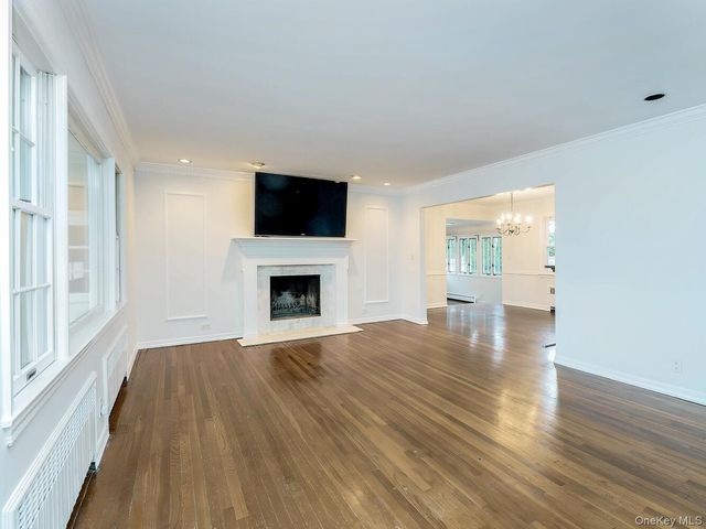 41 S 4th Street, Locust Valley, NY 11560