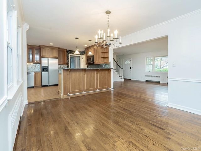 41 S 4th Street, Locust Valley, NY 11560