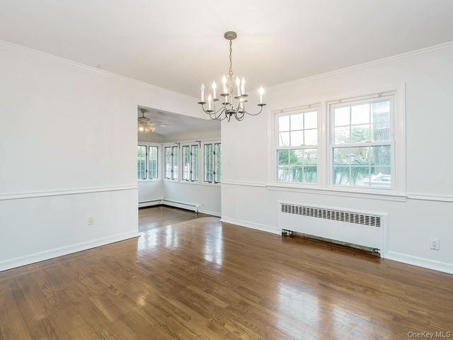 41 S 4th Street, Locust Valley, NY 11560