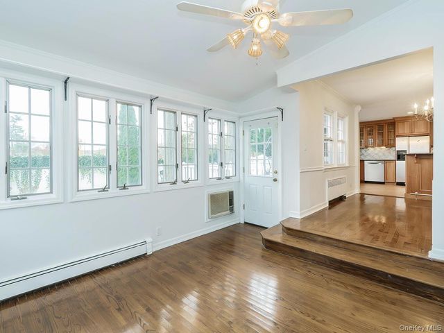 41 S 4th Street, Locust Valley, NY 11560