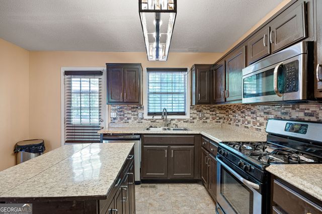 3282 Eloise Drive, Powder Springs, GA 30127
