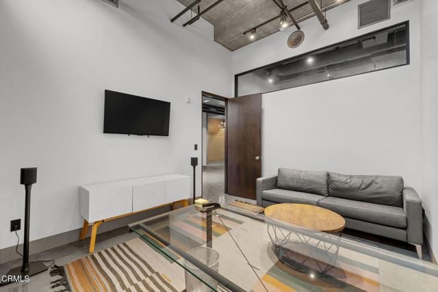 751 N Fairfax Avenue, Los Angeles, CA 90046