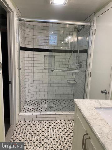 6094 9TH ST N, Arlington, VA 22205