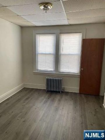 98-100 Windsor Street 2R, Kearny, NJ 07032