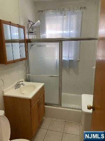 98-100 Windsor Street 2R, Kearny, NJ 07032