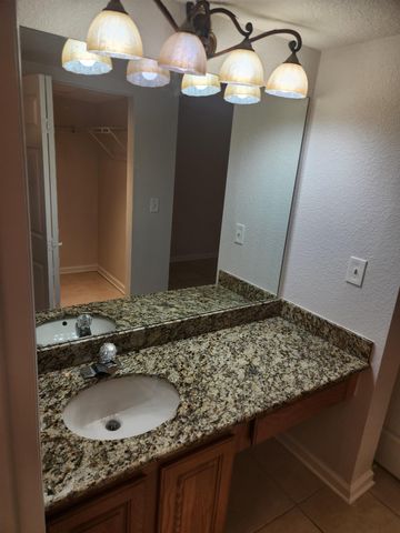 271 SW Palm Dr Apt 306, Port St Lucie, FL 34986