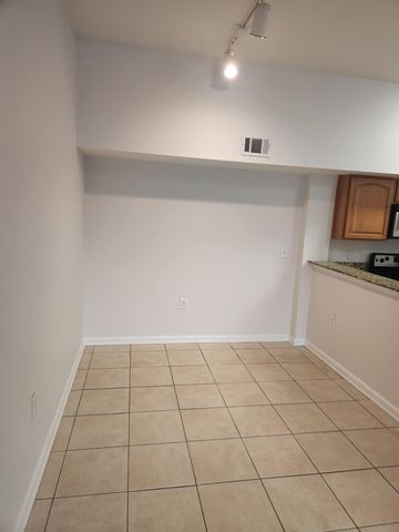 271 SW Palm Dr Apt 306, Port St Lucie, FL 34986