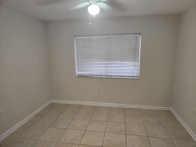 271 SW Palm Dr Apt 306, Port St Lucie, FL 34986