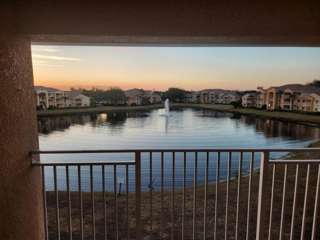 271 SW Palm Dr Apt 306, Port St Lucie, FL 34986