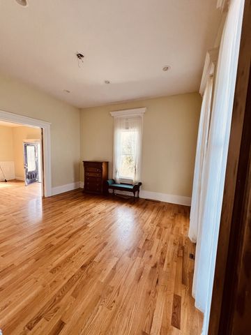 748 Main St, Clarksville, TN 37040