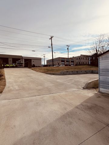 748 Main St, Clarksville, TN 37040