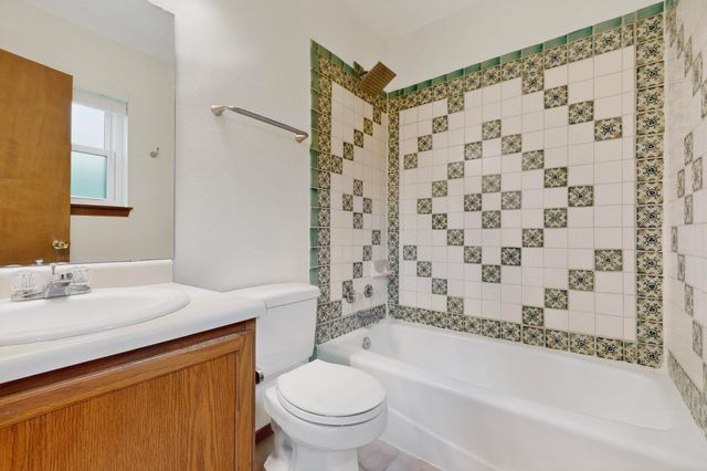2441 Calle Linda, Santa Fe, NM 87505