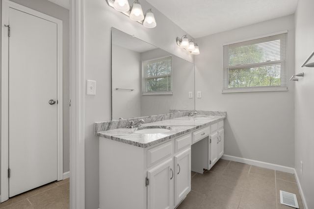 3655 Dinsmore Castle Drive, Columbus, OH 43221