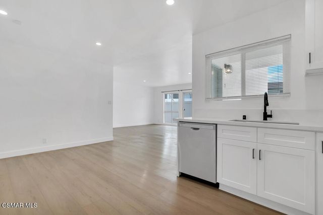 605 Warwick Avenue 629-1, Thousand Oaks, CA 91360