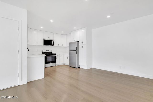 605 Warwick Avenue 629-1, Thousand Oaks, CA 91360