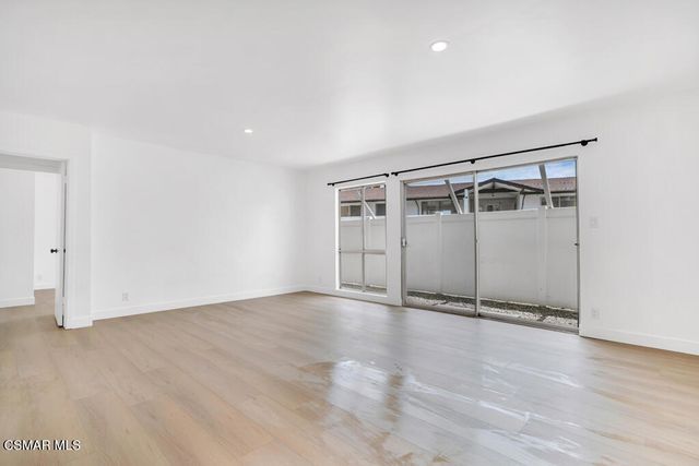 605 Warwick Avenue 629-1, Thousand Oaks, CA 91360