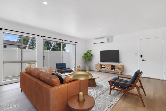 605 Warwick Avenue 629-1, Thousand Oaks, CA 91360
