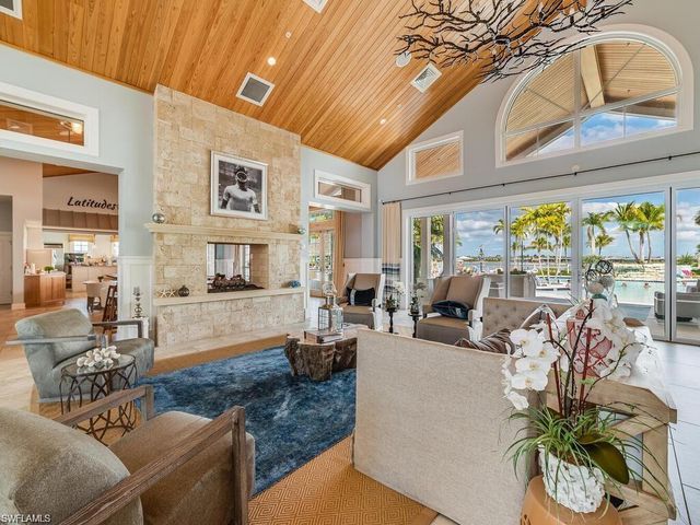 14338 Laguna Springs LN, Naples, FL 34114