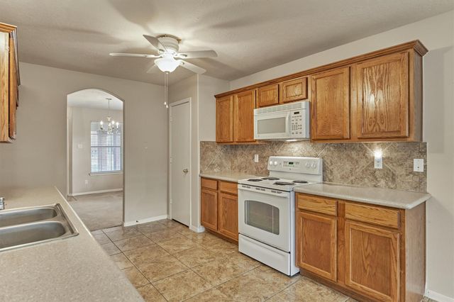 13001 Victoria Regina Drive, Montgomery, TX 77356