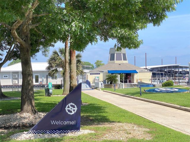 13001 Victoria Regina Drive, Montgomery, TX 77356