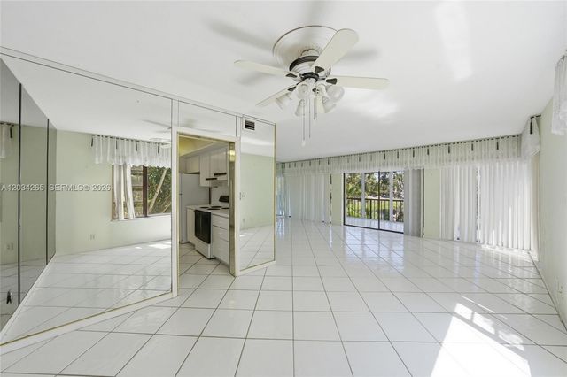 6010 S Falls Cir Drive 323, Lauderhill, FL 33319