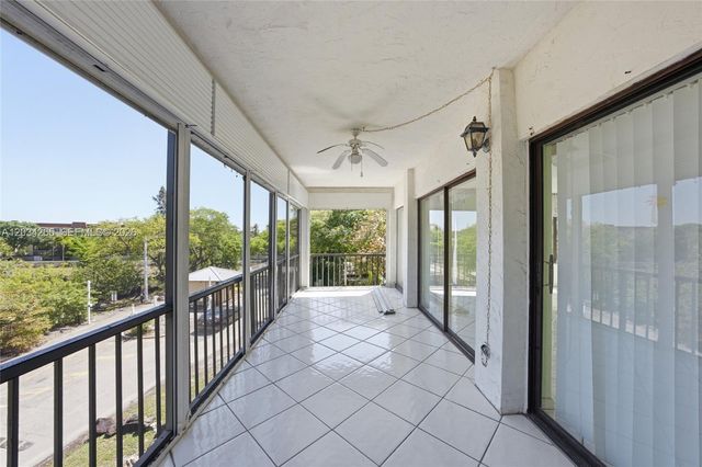 6010 S Falls Cir Drive 323, Lauderhill, FL 33319