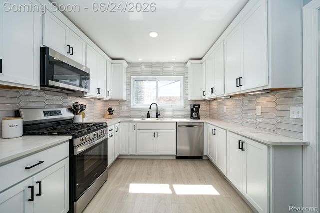 36343 Dardanella Street, Livonia, MI 48152