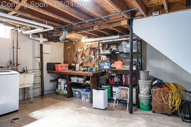 36343 Dardanella Street, Livonia, MI 48152